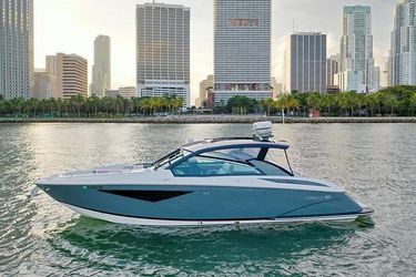 36' Cobalt 2018 Yacht For Sale